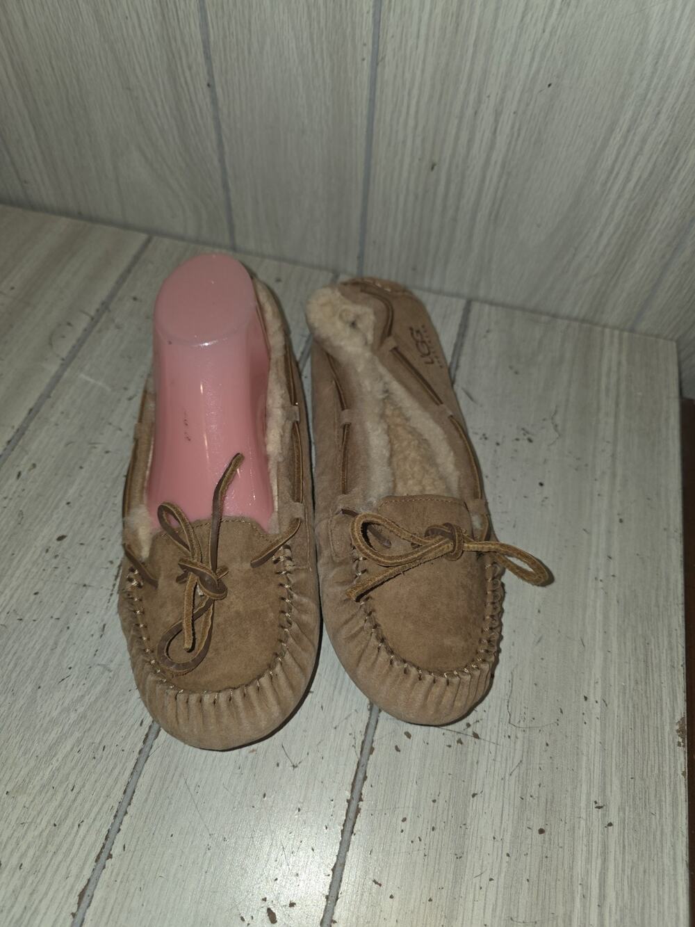 UGG Dakota Slippers Women 7 House Shoes Tan 5612 Moccasin Loafers Sherpa Comfort